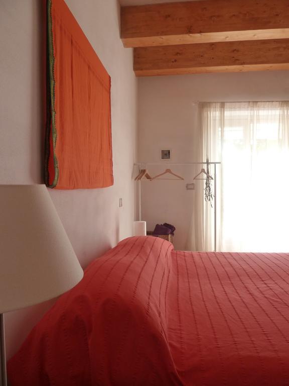 B&B Al Giardino Dei Mandorli Prasco Habitación foto